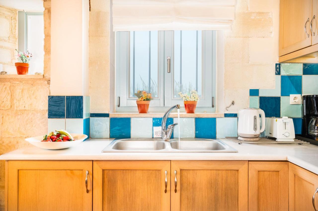 Beachfront Villa Turquoise With Private Pool, Bbq And Ping Pong Table Chania  Exteriör bild