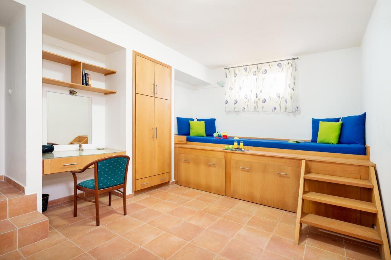Beachfront Villa Turquoise With Private Pool, Bbq And Ping Pong Table Chania  Exteriör bild