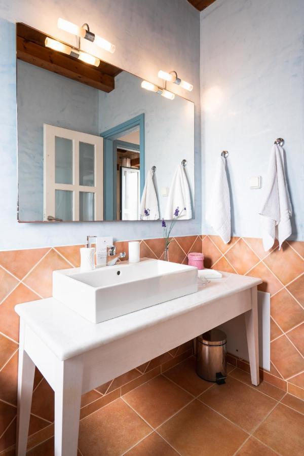 Beachfront Villa Turquoise With Private Pool, Bbq And Ping Pong Table Chania  Exteriör bild