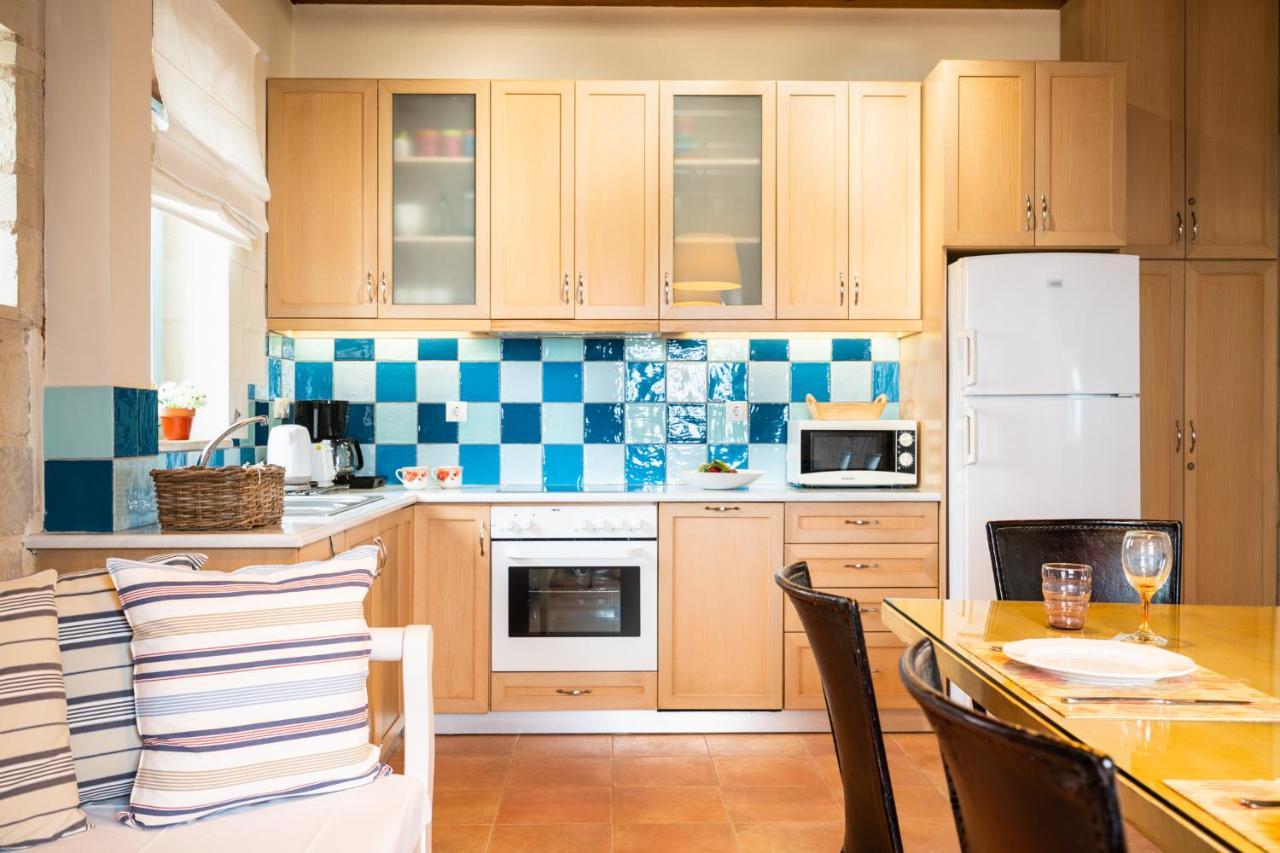 Beachfront Villa Turquoise With Private Pool, Bbq And Ping Pong Table Chania  Exteriör bild