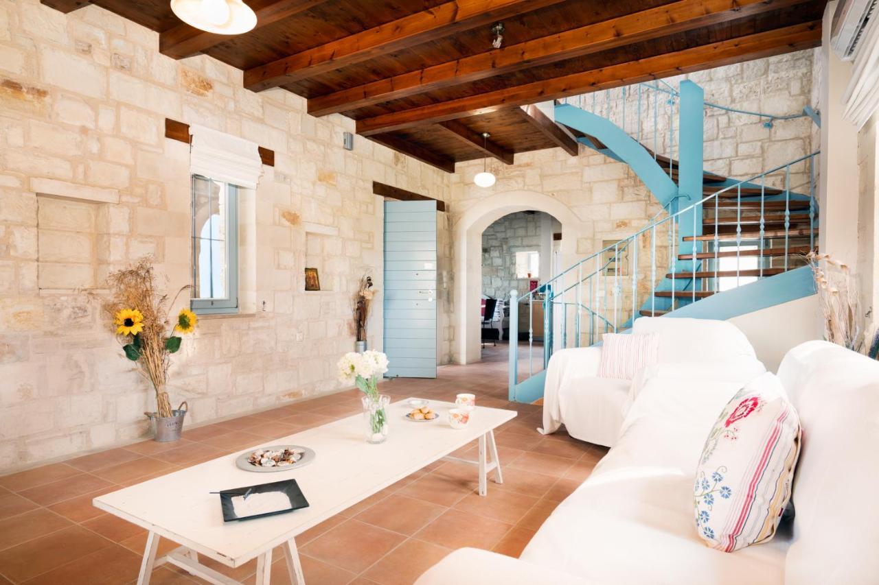 Beachfront Villa Turquoise With Private Pool, Bbq And Ping Pong Table Chania  Exteriör bild