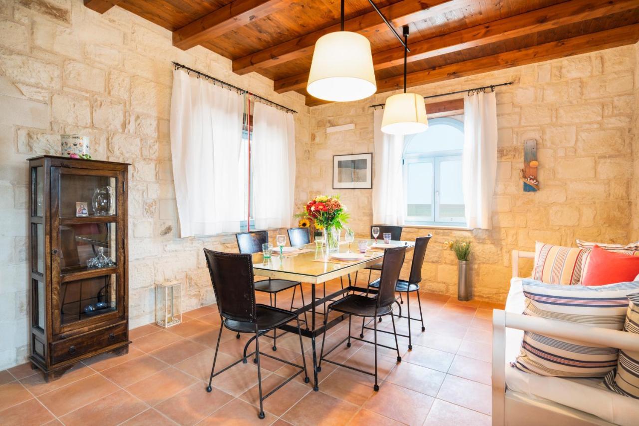Beachfront Villa Turquoise With Private Pool, Bbq And Ping Pong Table Chania  Exteriör bild