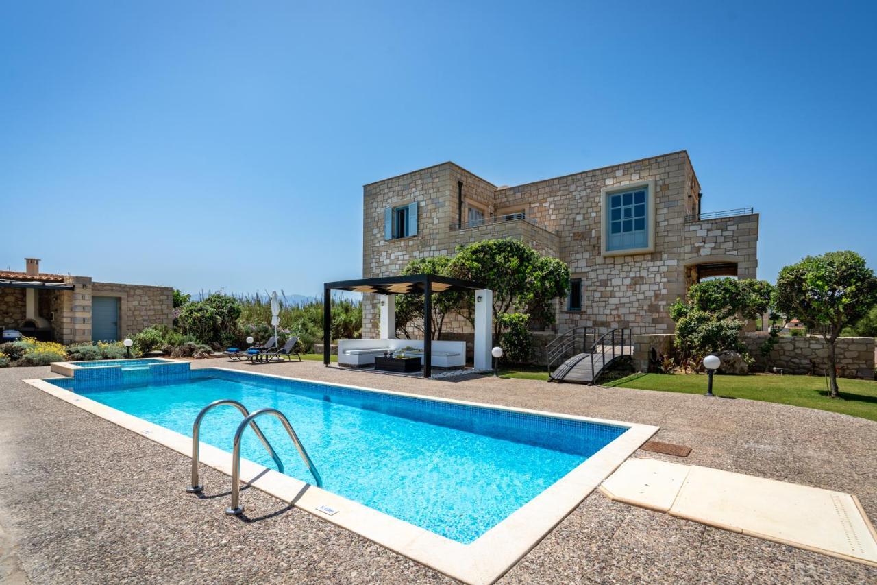 Beachfront Villa Turquoise With Private Pool, Bbq And Ping Pong Table Chania  Exteriör bild